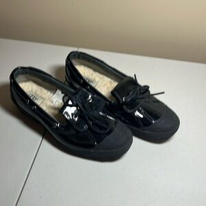 UGG Ashdale Duck Shoes Women's 11 Black Patent Leather Shearling Lined 1901